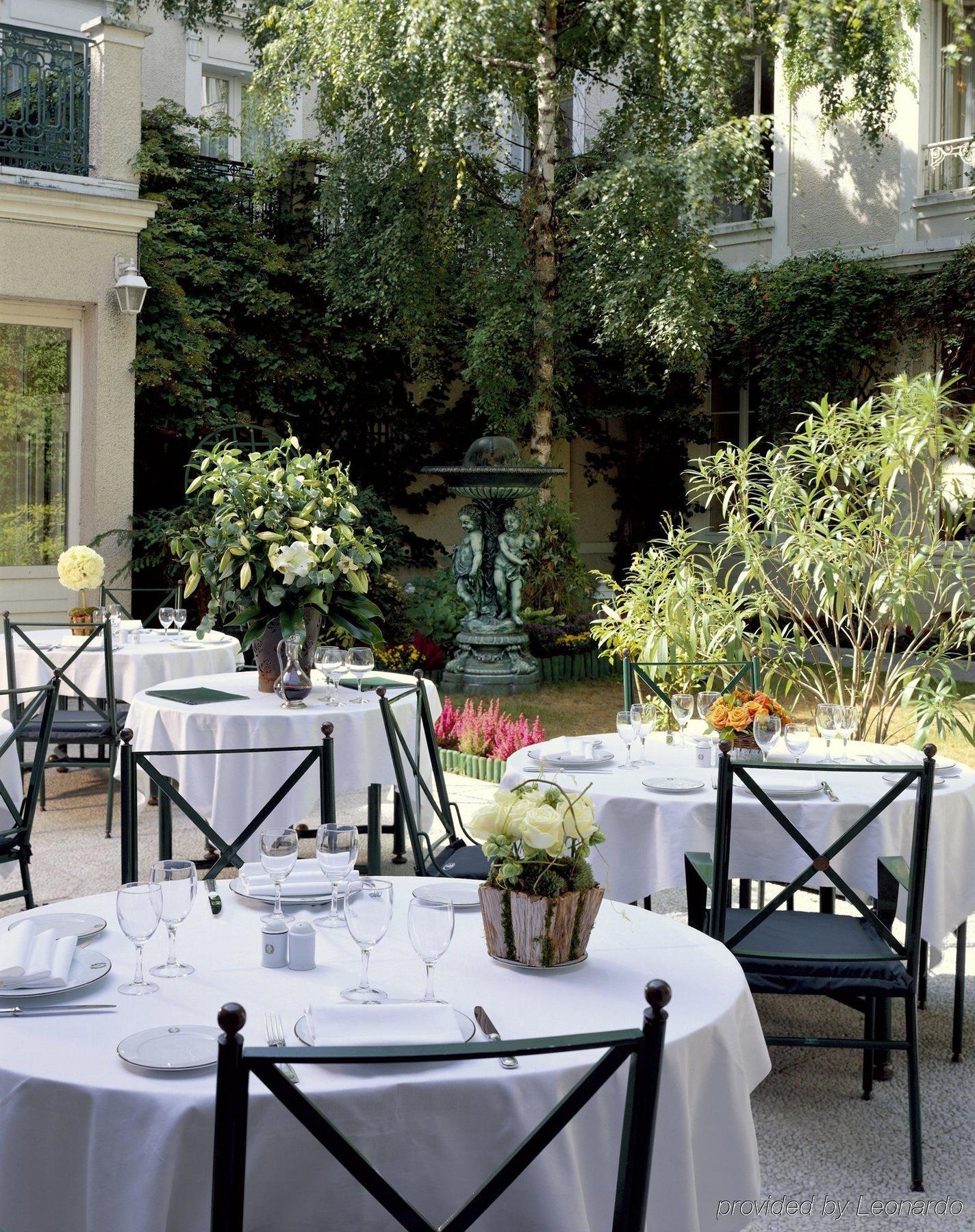 Hotel Restaurant Napoleon Fontainebleau Restaurant bilde